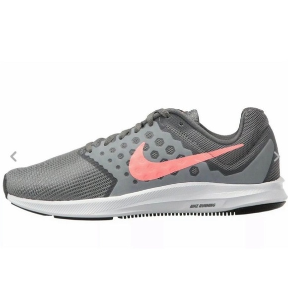 Womens nikes size 9.5 new no box - Picture 3 of 3